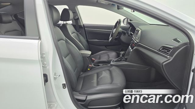 Hyundai AVANTE 2020 — photo 16
