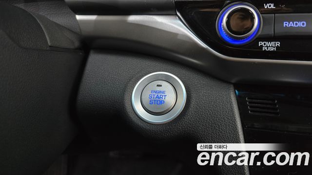 Hyundai AVANTE 2020 — photo 27