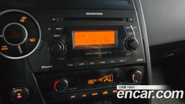 KG Mobility KORANDO 2015 — photo 17