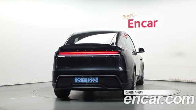 Tesla Model Y 2026 — photo 4