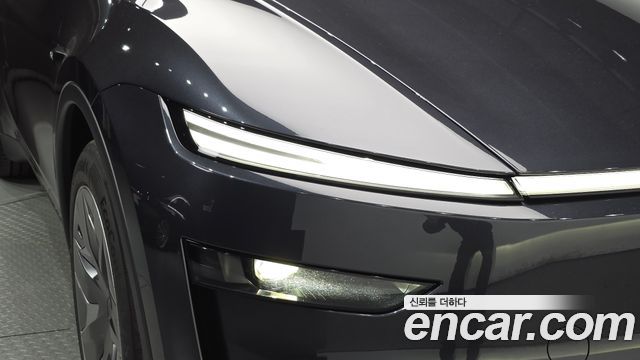Tesla Model Y 2026 — photo 8