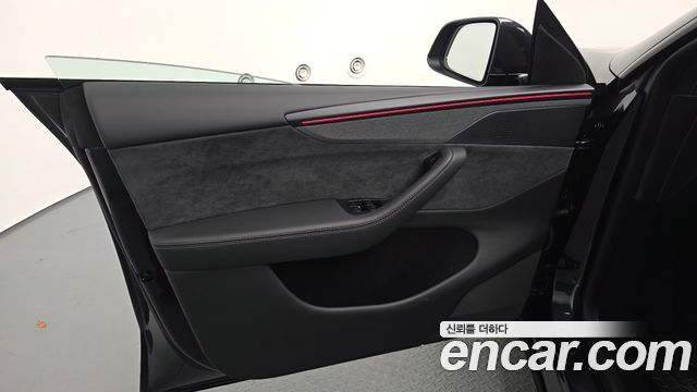 Tesla Model Y 2026 — photo 14