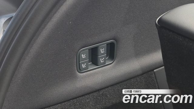 Tesla Model Y 2026 — photo 27
