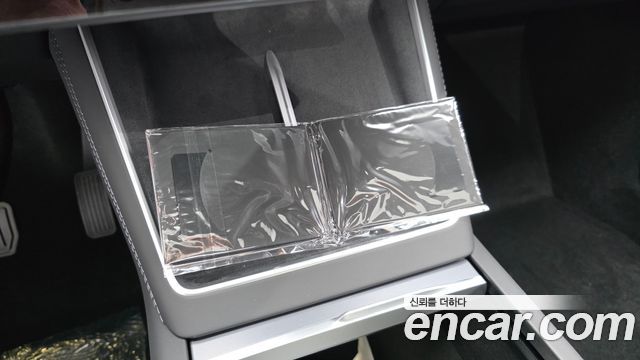 Tesla Model Y 2026 — photo 35