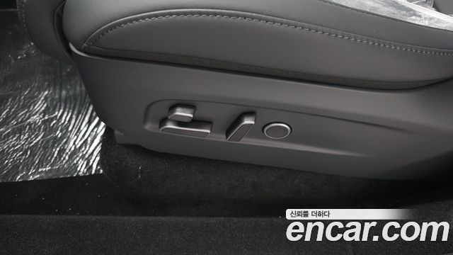 Tesla Model Y 2026 — photo 37