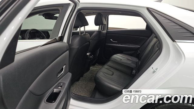 Hyundai AVANTE 2021 — photo 19