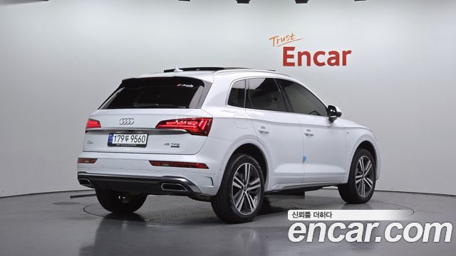 Audi Q5 2023 — photo 2