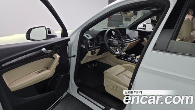 Audi Q5 2023 — photo 10