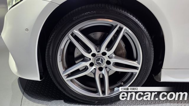 Mercedes-Benz E-Class 2017 — photo 5
