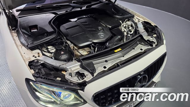 Mercedes-Benz E-Class 2017 — photo 6