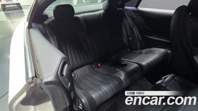 Mercedes-Benz E-Class 2017 — photo 12