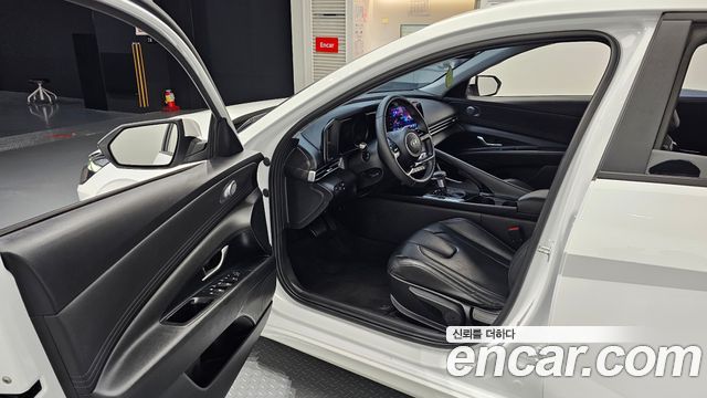 Hyundai AVANTE 2023 — photo 13