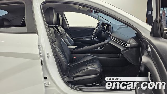 Hyundai AVANTE 2023 — photo 17