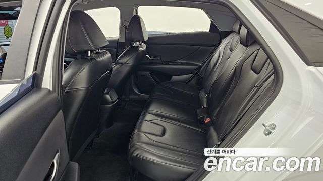 Hyundai AVANTE 2023 — photo 18
