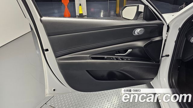 Hyundai AVANTE 2023 — photo 14