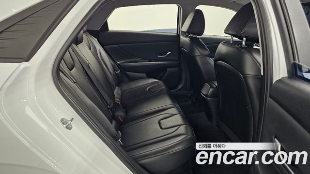 Hyundai AVANTE 2023 — photo 16