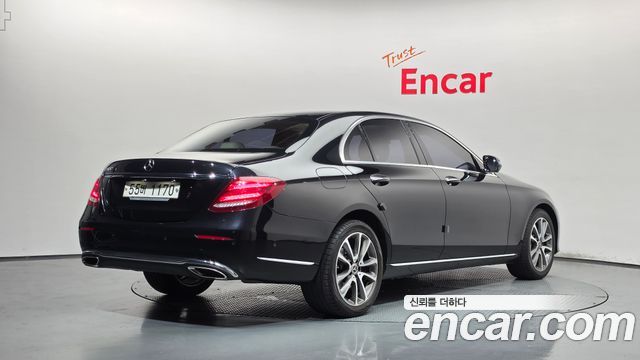 Mercedes-Benz E-Class 2018 — photo 2