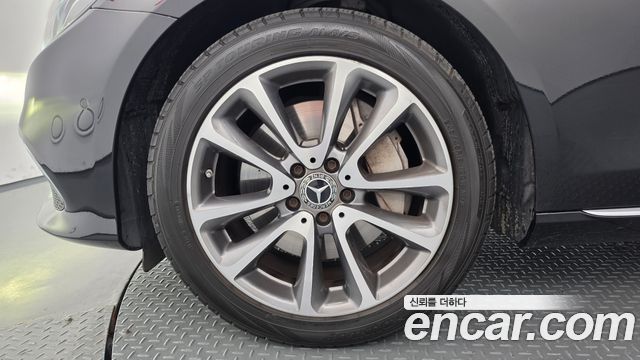 Mercedes-Benz E-Class 2018 — photo 5