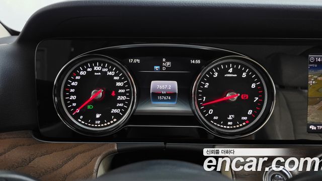 Mercedes-Benz E-Class 2018 — photo 8