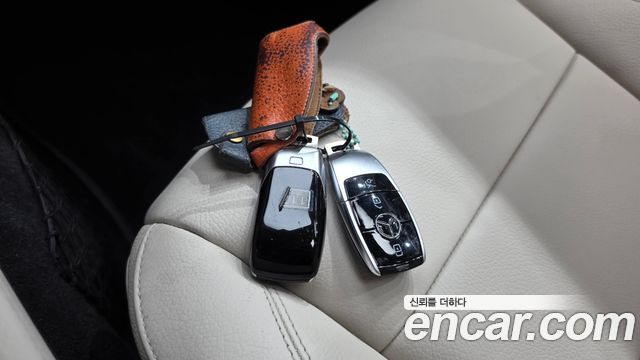 Mercedes-Benz E-Class 2018 — photo 18