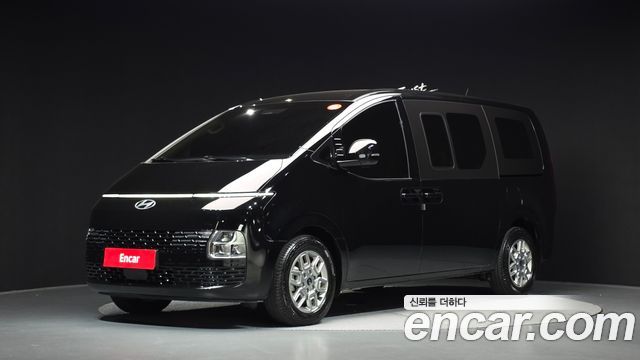 Hyundai Staria 2025 — photo 1