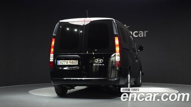 Hyundai Staria 2025 — photo 4
