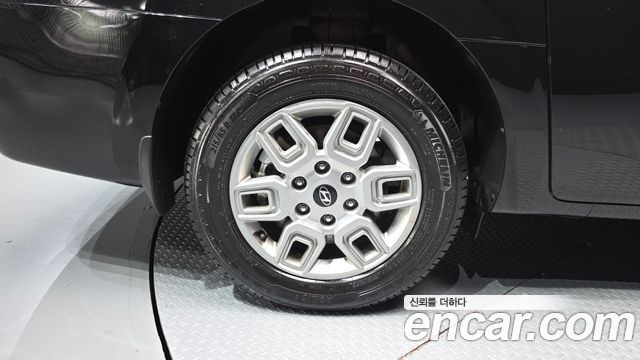 Hyundai Staria 2025 — photo 5