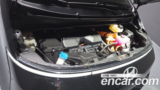 Hyundai Staria 2025 — photo 6
