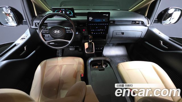 Hyundai Staria 2025 — photo 10