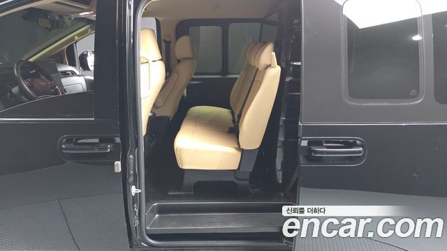 Hyundai Staria 2025 — photo 18