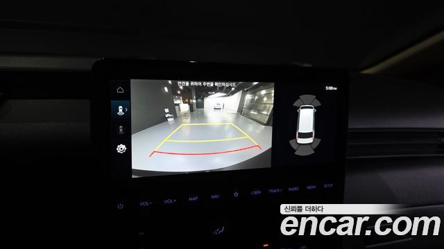 Hyundai Staria 2025 — photo 23