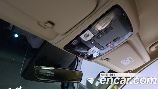 Hyundai Staria 2025 — photo 25