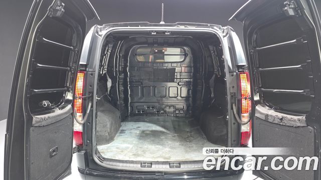 Hyundai Staria 2025 — photo 26