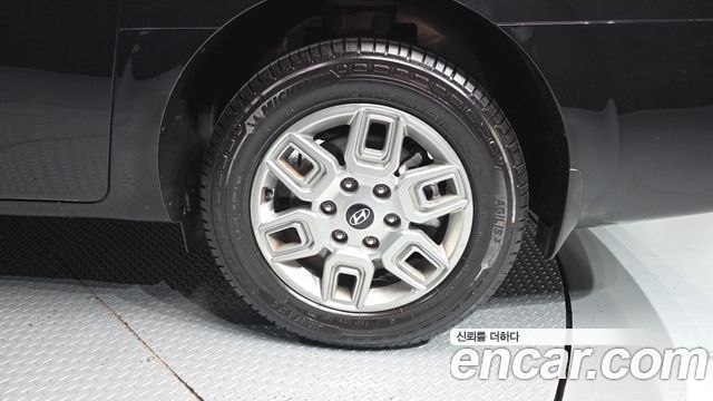 Hyundai Staria 2025 — photo 7