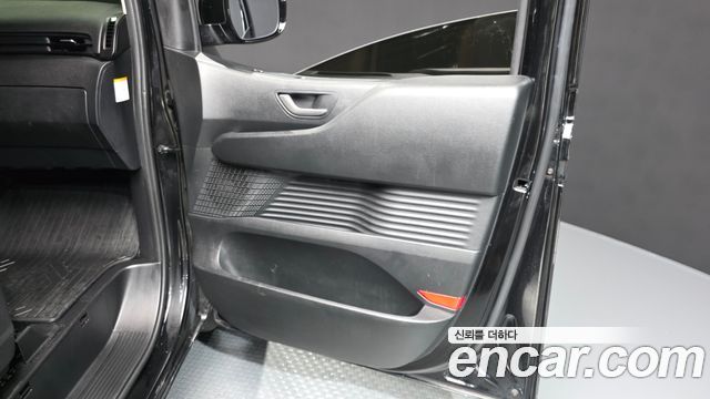 Hyundai Staria 2025 — photo 15