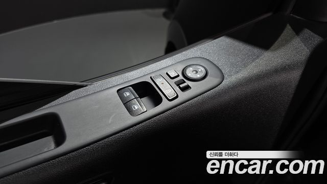 Hyundai Staria 2025 — photo 27