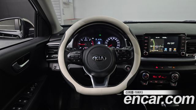 Kia Stonic 2018 — photo 19