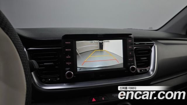Kia Stonic 2018 — photo 21