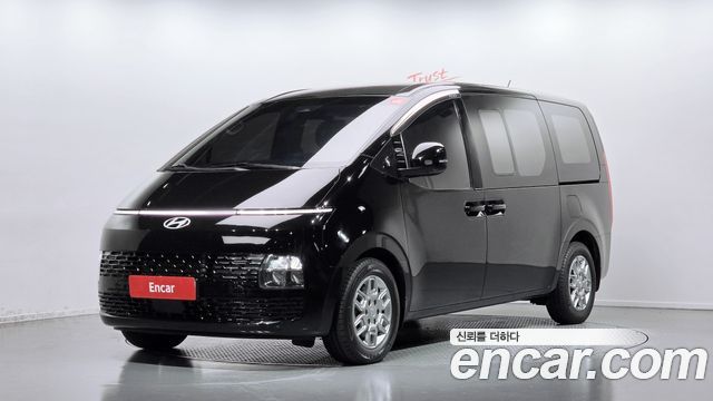Hyundai Staria 2022 — photo 1