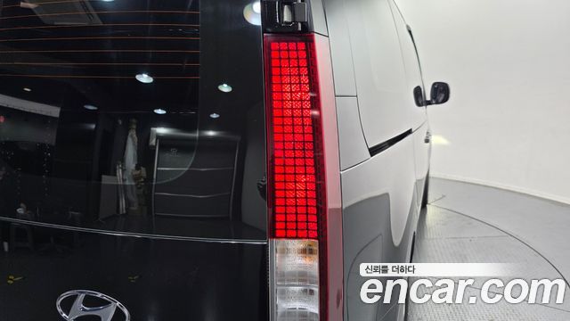 Hyundai Staria 2022 — photo 9