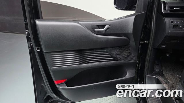 Hyundai Staria 2022 — photo 15