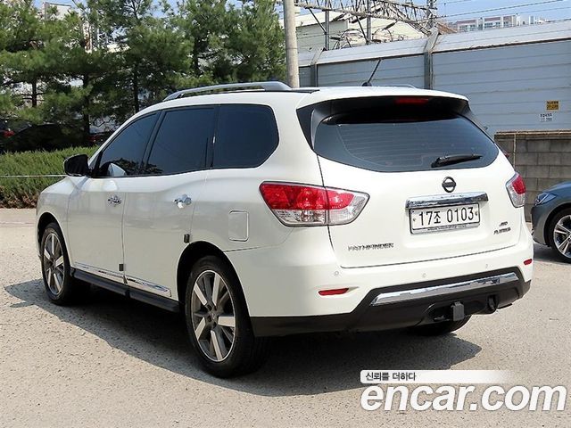 Nissan Pathfinder 2016 — photo 3