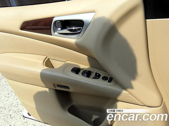 Nissan Pathfinder 2016 — photo 12