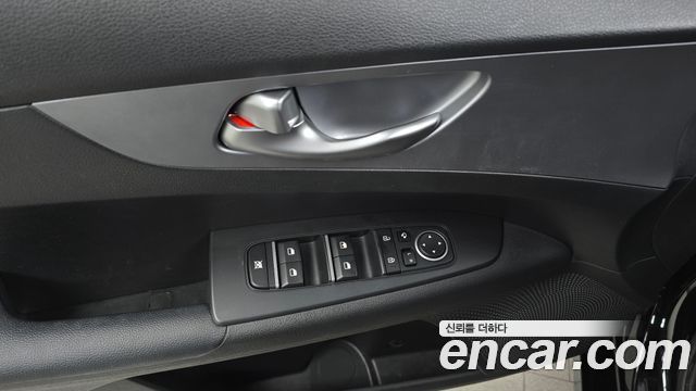 Kia K3 2022 — photo 24