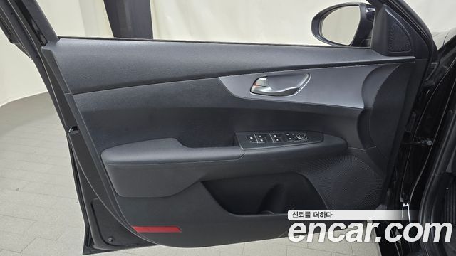 Kia K3 2022 — photo 14