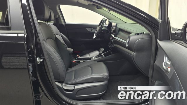 Kia K3 2022 — photo 16