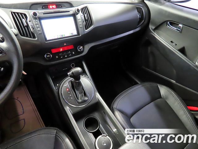Kia Sportage 2012 — photo 11
