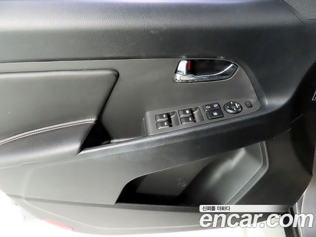 Kia Sportage 2012 — photo 14