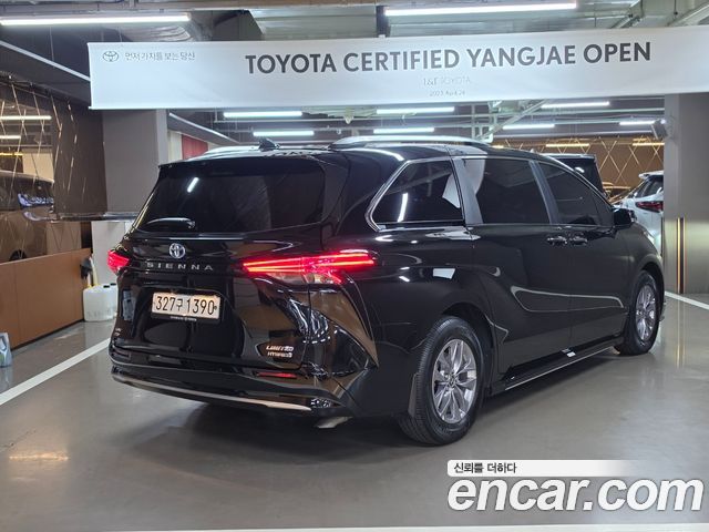 Toyota Sienna 2024 — photo 2