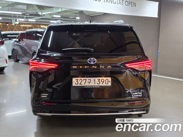Toyota Sienna 2024 — photo 4